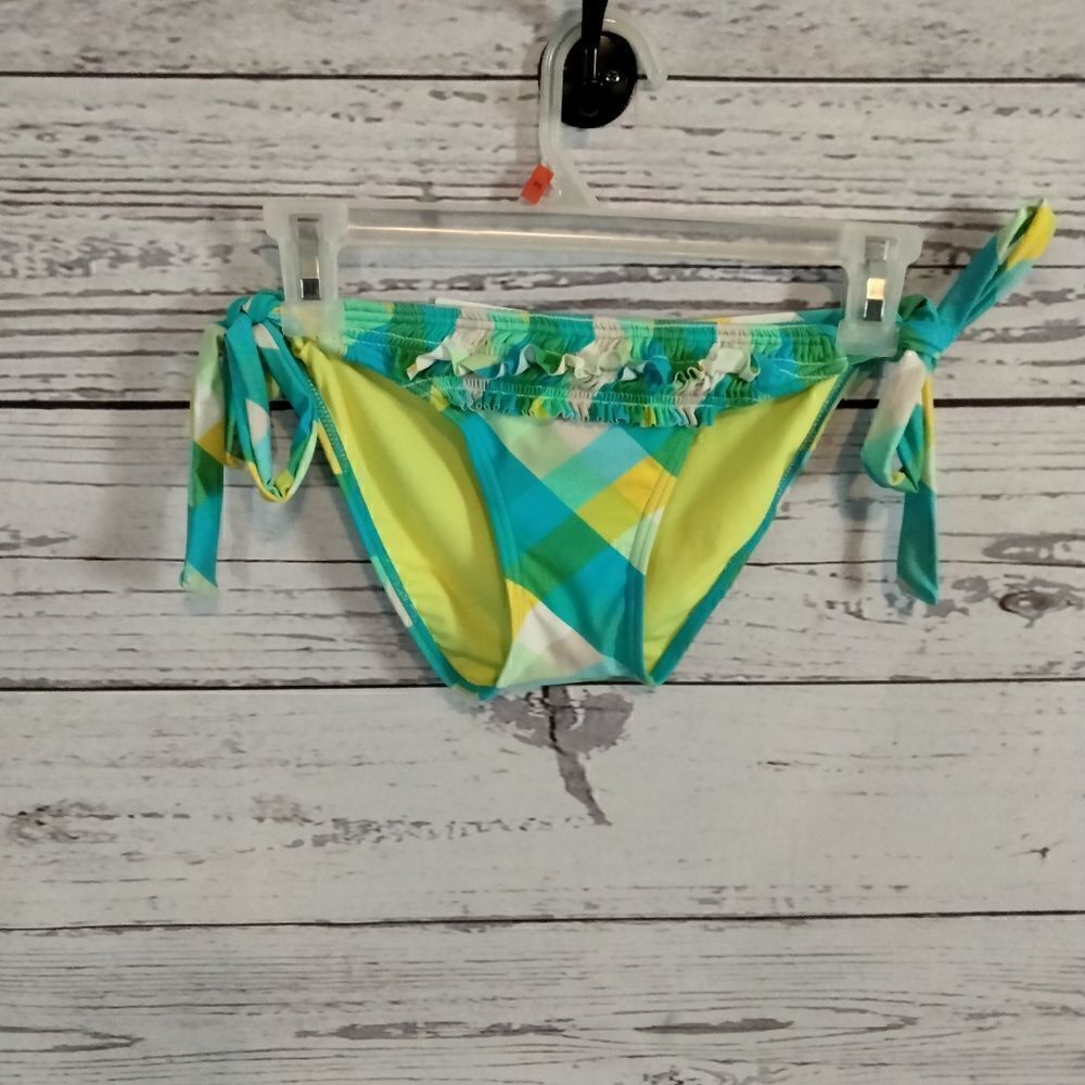 New Without tags. "Gossip Girl" woman's bikini bottoms